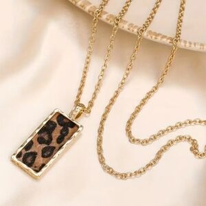 Leopard design necklace